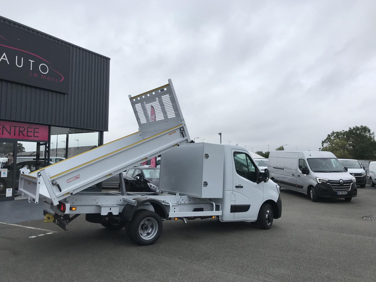 RENAULT Master Confort R3500RJ L3 2.3 dCi - 165 III CHASSIS CABINE Châssis Cabine L3 Propulsion PHASE - Όχημα με ανατρεπομενη καροτσα: φωτογραφία 3 RENAULT Master Confort R3500RJ L3 2.3 dCi - 165 III CHASSIS CABINE Châssis Cabine L3 Propulsion PHASE - Όχημα με ανατρεπομενη καροτσα: φωτογραφία 3