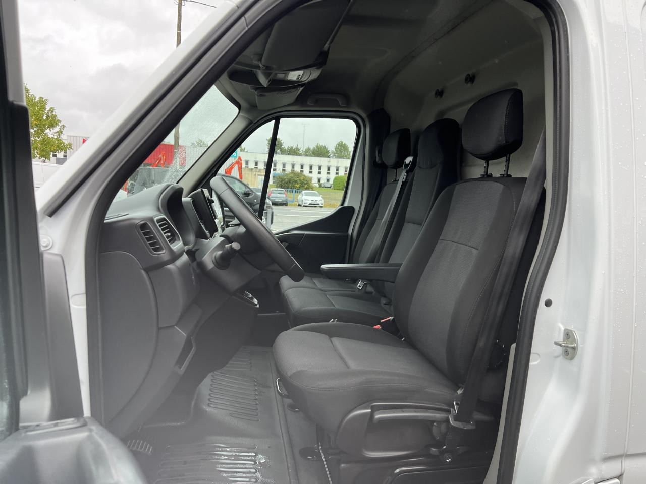 RENAULT Master Grand Confort F3300 L2H2 2.3 dCi - 135 III FOURGON Fourgon L2H2 Traction PHASE 3 - Βαν: φωτογραφία 5 RENAULT Master Grand Confort F3300 L2H2 2.3 dCi - 135 III FOURGON Fourgon L2H2 Traction PHASE 3 - Βαν: φωτογραφία 5