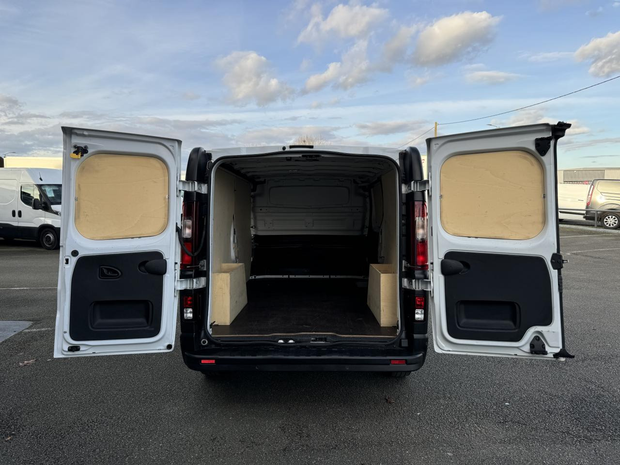 RENAULT TRAFIC L2H1 2.0 DCI 130CH GRAND CONFORT - Βαν: φωτογραφία 3 RENAULT TRAFIC L2H1 2.0 DCI 130CH GRAND CONFORT - Βαν: φωτογραφία 3