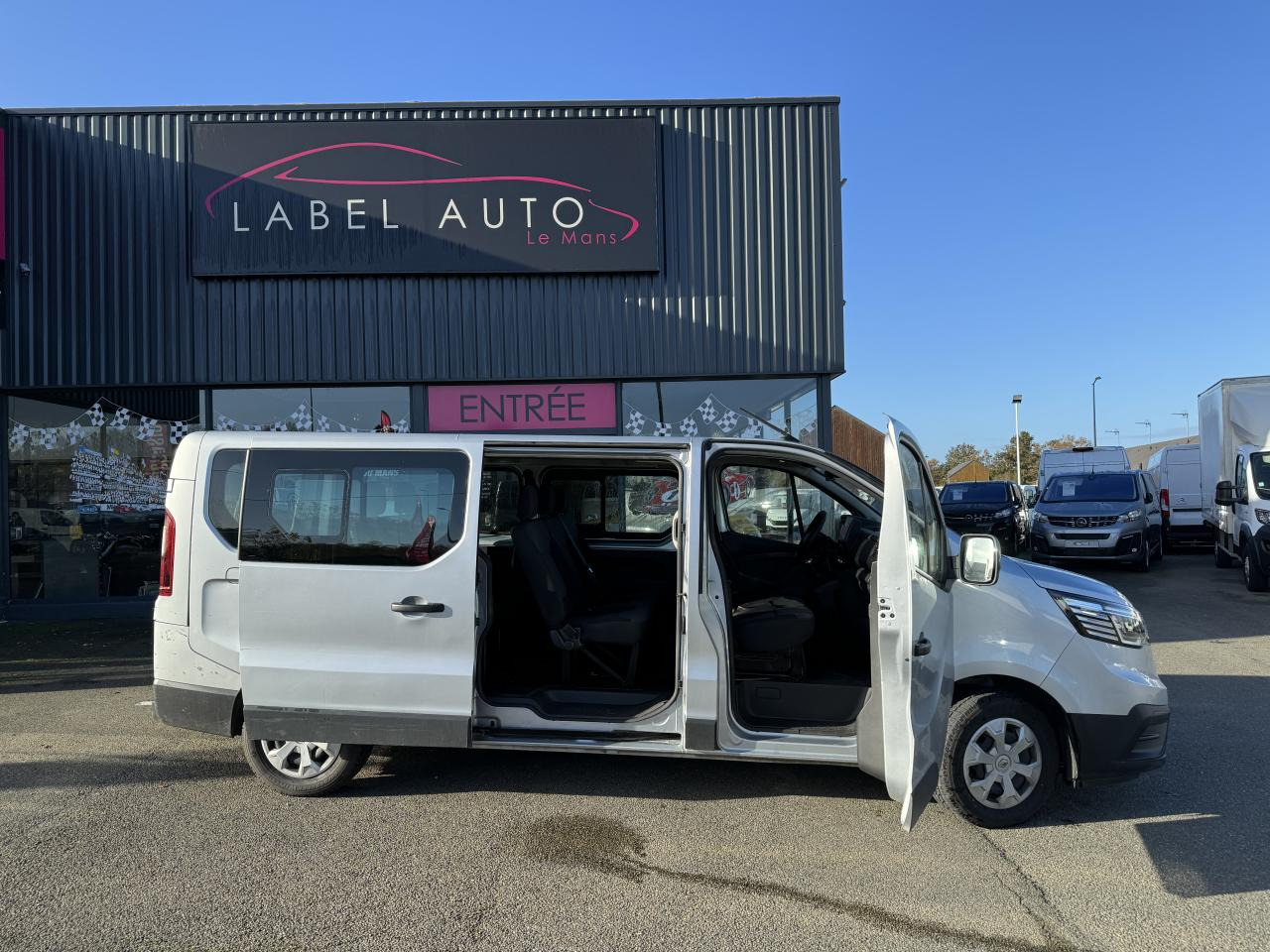 RENAULT Trafic L2 2.0 Energy dCi - 150 - S&S III COMBI Combi Zen L2H1 PHASE 3 - Άλλα μηχανήματα: φωτογραφία 1 RENAULT Trafic L2 2.0 Energy dCi - 150 - S&S III COMBI Combi Zen L2H1 PHASE 3 - Άλλα μηχανήματα: φωτογραφία 1