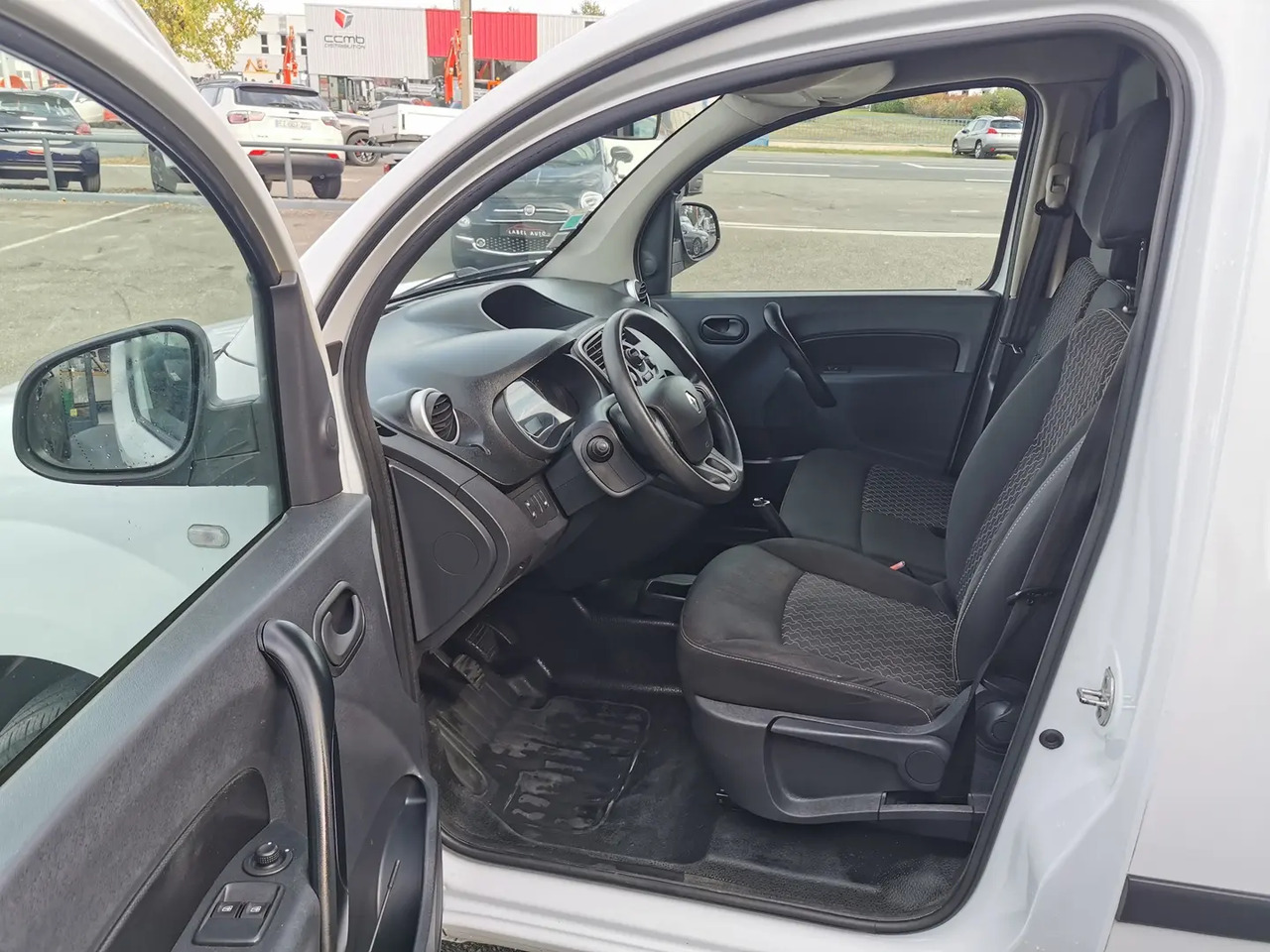 Renault Kangoo 1.5 BLUE DCI 80CH GRAND CONFORT 5CV - Βαν: φωτογραφία 4 Renault Kangoo 1.5 BLUE DCI 80CH GRAND CONFORT 5CV - Βαν: φωτογραφία 4