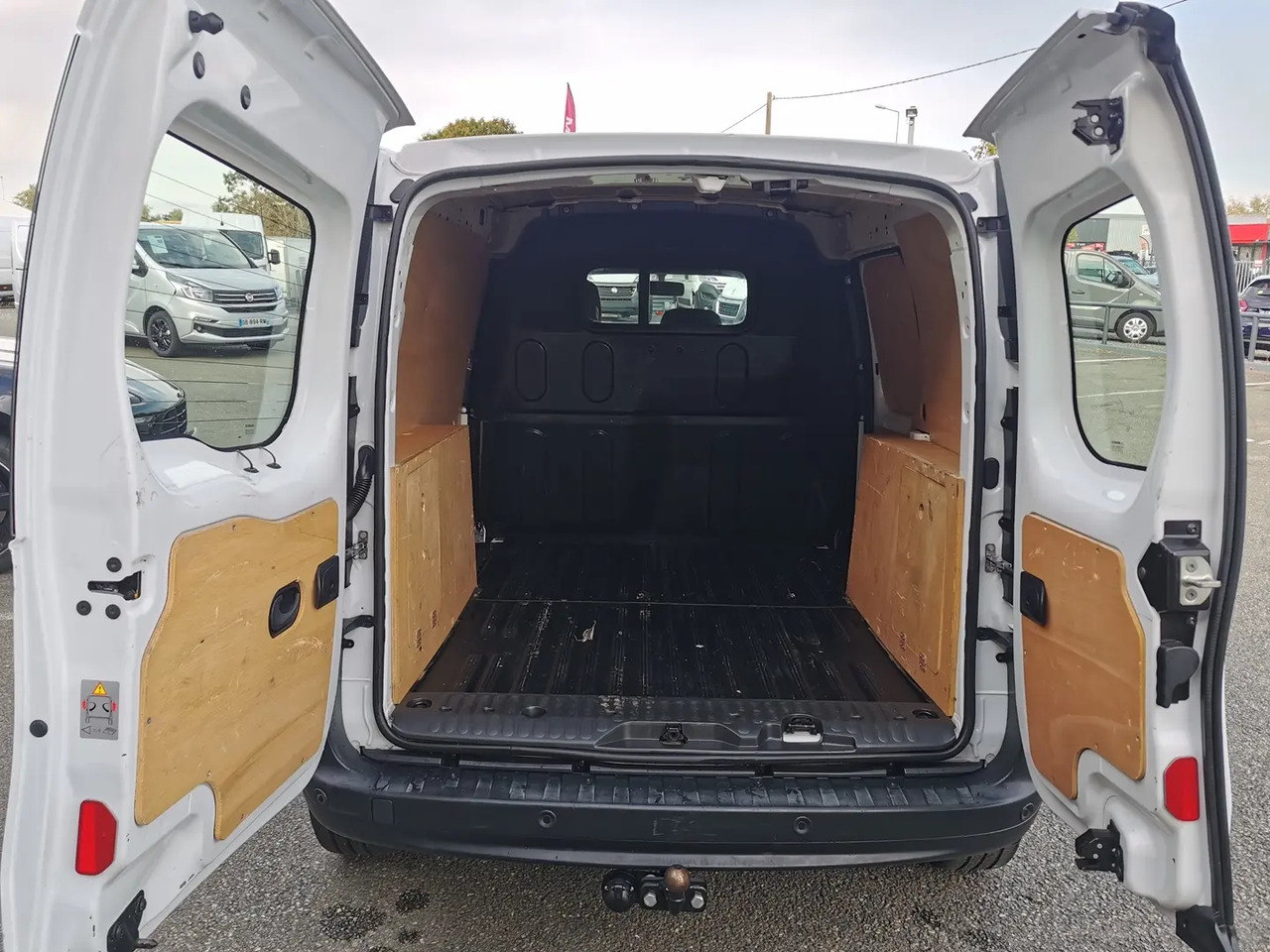 Renault Kangoo 1.5 BLUE DCI 80CH GRAND CONFORT 5CV - Βαν: φωτογραφία 5 Renault Kangoo 1.5 BLUE DCI 80CH GRAND CONFORT 5CV - Βαν: φωτογραφία 5