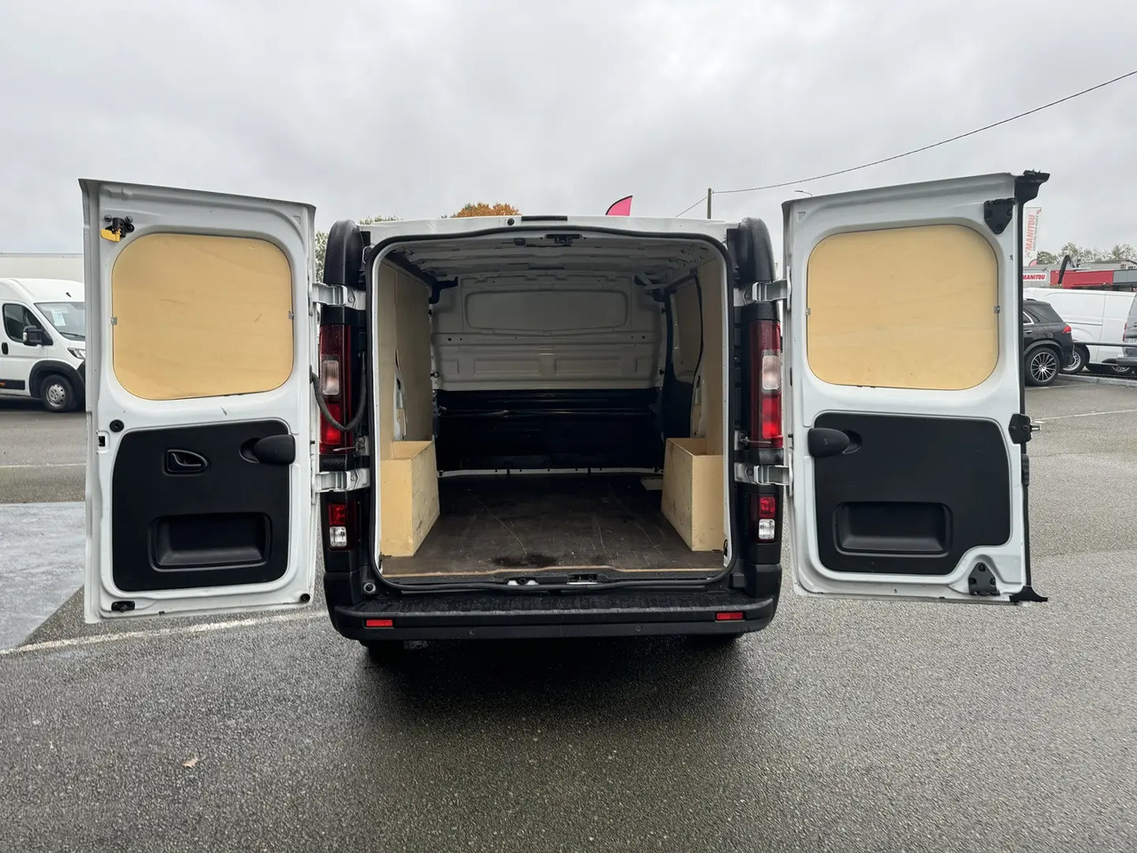 Renault Trafic L1H1 2T8 2.0 BLUE DCI 130CH GRAND CONFORT - Βαν: φωτογραφία 3 Renault Trafic L1H1 2T8 2.0 BLUE DCI 130CH GRAND CONFORT - Βαν: φωτογραφία 3