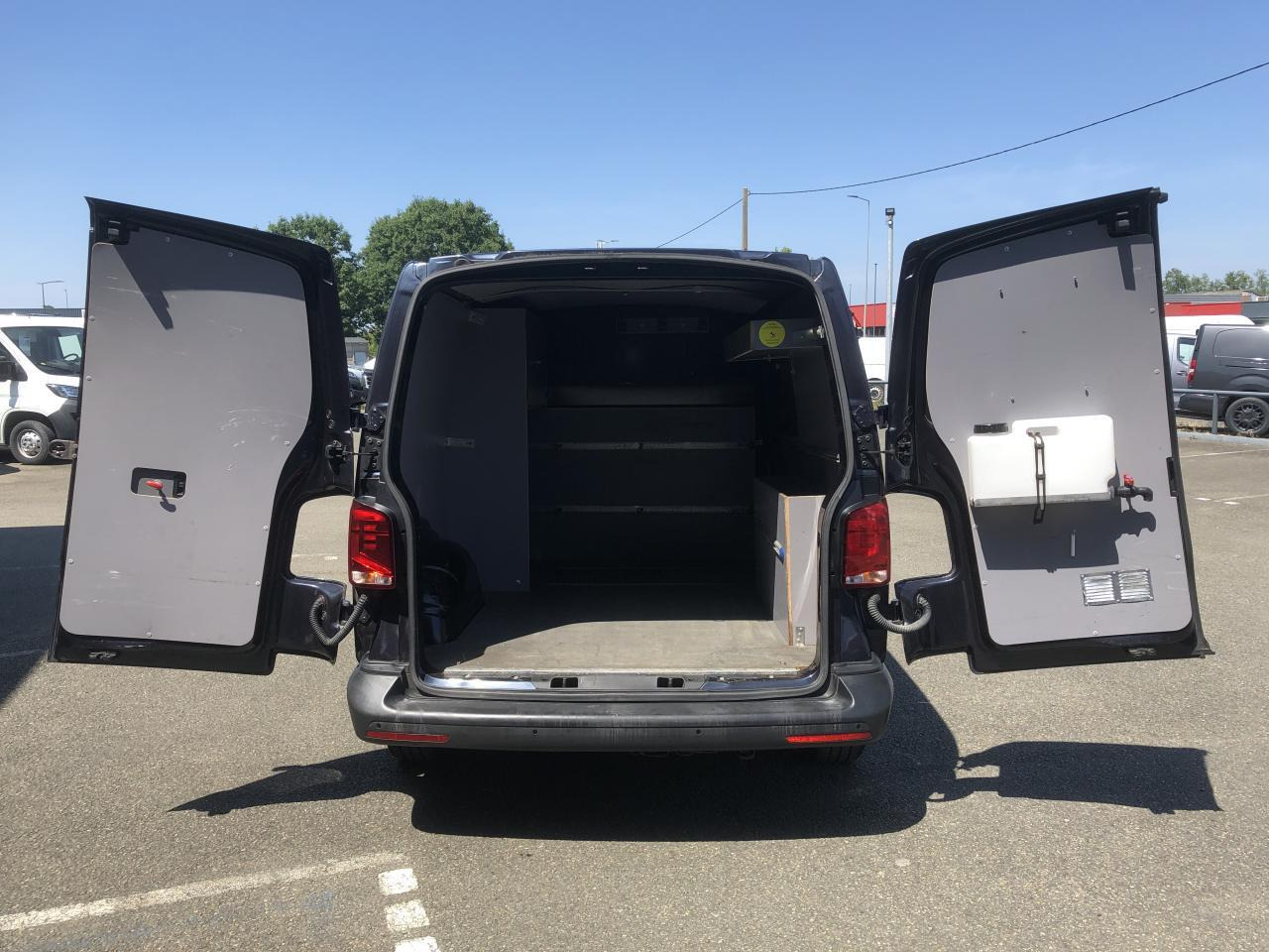 Volkswagen Transporter 2.8T L1H1 2.0 TDI 150CH BUSINESS DSG7 - Βαν: φωτογραφία 2 Volkswagen Transporter 2.8T L1H1 2.0 TDI 150CH BUSINESS DSG7 - Βαν: φωτογραφία 2