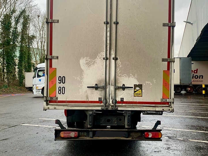 Iveco Eurocargo 120el22 - Φορτηγό κόφα: φωτογραφία 4 Iveco Eurocargo 120el22 - Φορτηγό κόφα: φωτογραφία 4