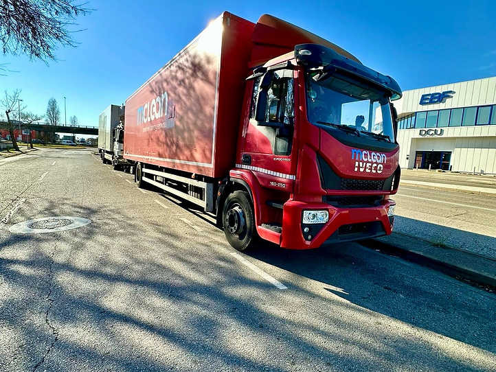 Iveco Eurocargo 160e25 - Φορτηγό κόφα: φωτογραφία 1 Iveco Eurocargo 160e25 - Φορτηγό κόφα: φωτογραφία 1