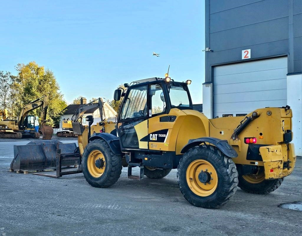 CAT TH 360 B - Τηλεσκοπικός φορτωτής: φωτογραφία 4 CAT TH 360 B - Τηλεσκοπικός φορτωτής: φωτογραφία 4