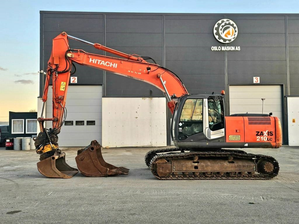 Hitachi ZX 210 LC-3 - Ερπυστριοφόρος εκσκαφέας: φωτογραφία 2 Hitachi ZX 210 LC-3 - Ερπυστριοφόρος εκσκαφέας: φωτογραφία 2