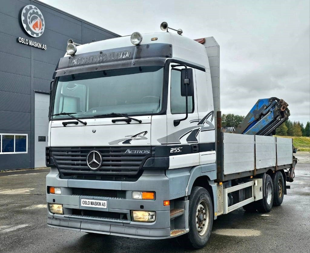 Mercedes-Benz Actros 2557 - Γερανός: φωτογραφία 1 Mercedes-Benz Actros 2557 - Γερανός: φωτογραφία 1