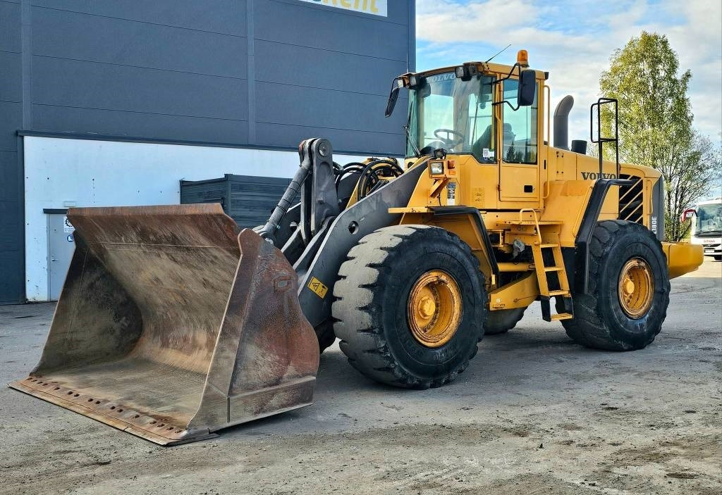 Volvo L 180 E - Ελαστιχοφόρος φορτωτής: φωτογραφία 2 Volvo L 180 E - Ελαστιχοφόρος φορτωτής: φωτογραφία 2