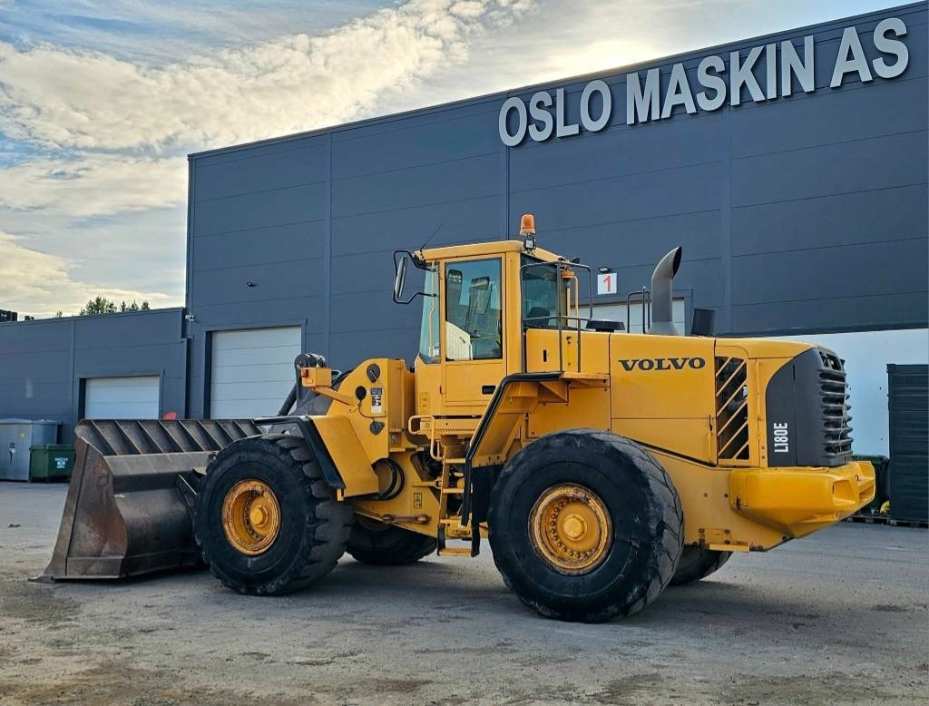 Volvo L 180 E - Ελαστιχοφόρος φορτωτής: φωτογραφία 4 Volvo L 180 E - Ελαστιχοφόρος φορτωτής: φωτογραφία 4