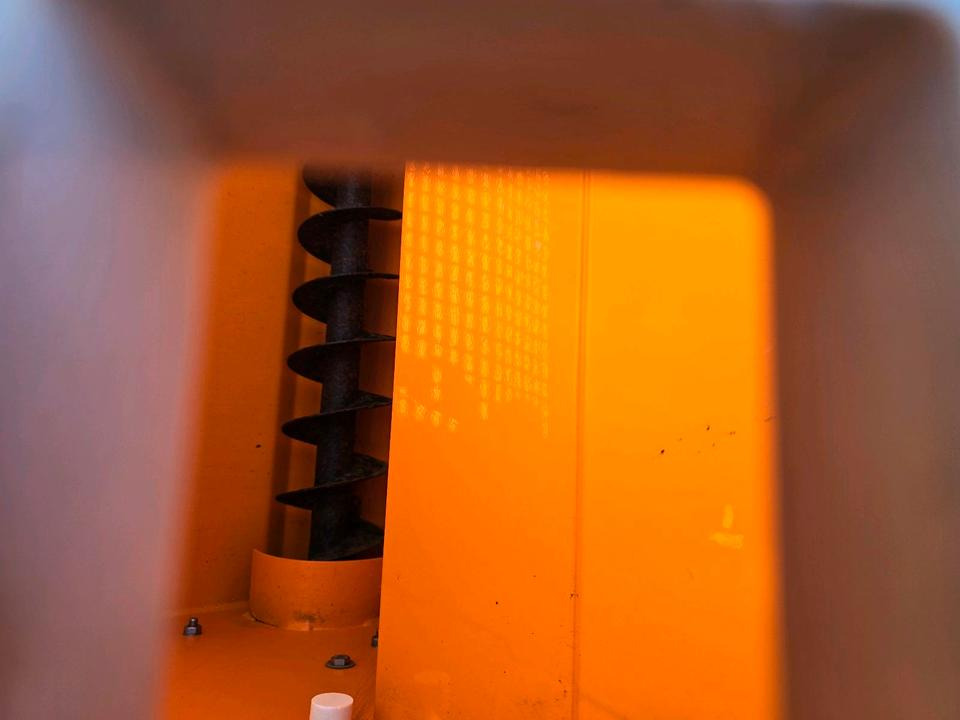 Αλατιέρα Bucher Yeti 2500W FS Gmeiner Salzstreuer Streuautomat Streusilo für Unimog UGN UGE 405 423 427 530 430 429: φωτογραφία 10 Αλατιέρα Bucher Yeti 2500W FS Gmeiner Salzstreuer Streuautomat Streusilo für Unimog UGN UGE 405 423 427 530 430 429: φωτογραφία 10