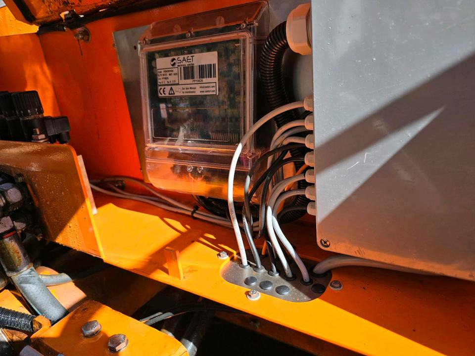 Αλατιέρα Bucher Yeti 2500W FS Gmeiner Salzstreuer Streuautomat Streusilo für Unimog UGN UGE 405 423 427 530 430 429: φωτογραφία 11 Αλατιέρα Bucher Yeti 2500W FS Gmeiner Salzstreuer Streuautomat Streusilo für Unimog UGN UGE 405 423 427 530 430 429: φωτογραφία 11