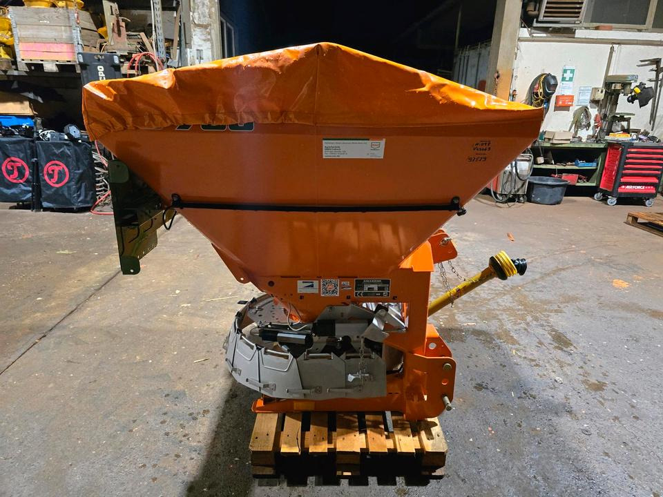 Neuer Amazone E+S 750 Salzstreuer Düngerstreuer Winterdienst Streuautomat Streusilo Solestreuer passend für Traktor Fendt Deutz Claas Case - Αλατιέρα: φωτογραφία 4 Neuer Amazone E+S 750 Salzstreuer Düngerstreuer Winterdienst Streuautomat Streusilo Solestreuer passend für Traktor Fendt Deutz Claas Case - Αλατιέρα: φωτογραφία 4