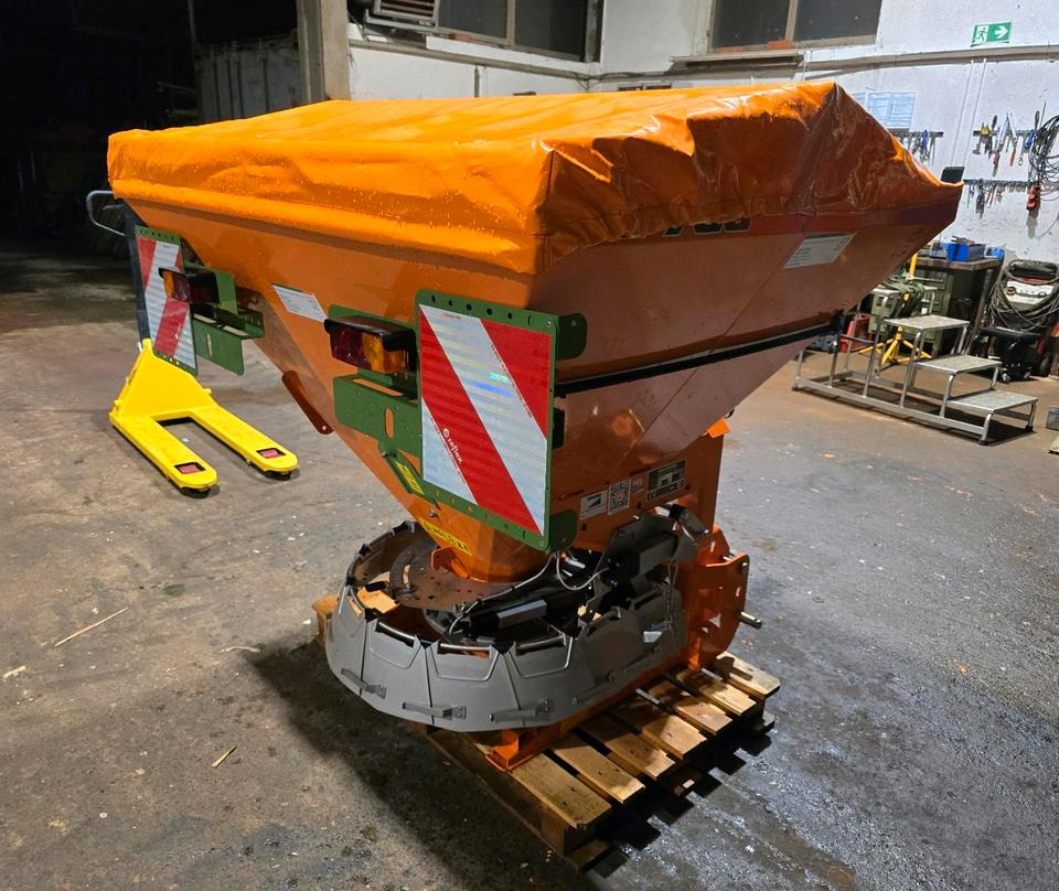 Neuer Amazone E+S 750 Salzstreuer Düngerstreuer Winterdienst Streuautomat Streusilo Solestreuer passend für Traktor Fendt Deutz Claas Case - Αλατιέρα: φωτογραφία 5 Neuer Amazone E+S 750 Salzstreuer Düngerstreuer Winterdienst Streuautomat Streusilo Solestreuer passend für Traktor Fendt Deutz Claas Case - Αλατιέρα: φωτογραφία 5