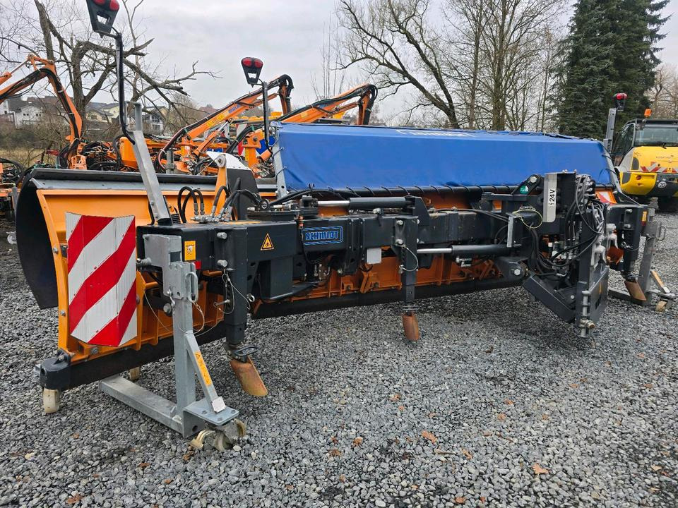 Neuer Schneepflug Schmidt ML 51-A 5,1m Schneeschild mit 24v Hydraulikanlage Schneeschieber Schmidt passend für LKW Autobahn Winterdienst - Εκχιονιστικό μαχαίρι: φωτογραφία 2 Neuer Schneepflug Schmidt ML 51-A 5,1m Schneeschild mit 24v Hydraulikanlage Schneeschieber Schmidt passend für LKW Autobahn Winterdienst - Εκχιονιστικό μαχαίρι: φωτογραφία 2