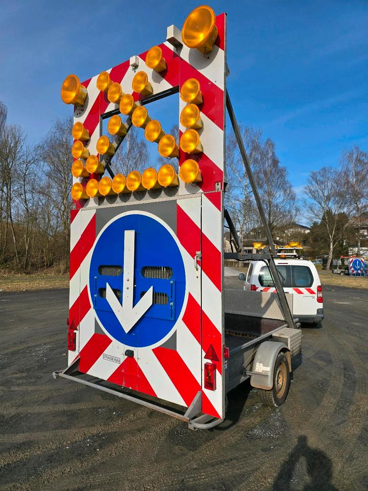 Nissen Absperrtafel VZ 616 FAT Verkehrsleittafel Horizont Verkehrssicherungsanhänger Verkehrsleitanhänger Verkehrsleittafel Verkehrssicherung - Τρέιλερ: φωτογραφία 5 Nissen Absperrtafel VZ 616 FAT Verkehrsleittafel Horizont Verkehrssicherungsanhänger Verkehrsleitanhänger Verkehrsleittafel Verkehrssicherung - Τρέιλερ: φωτογραφία 5