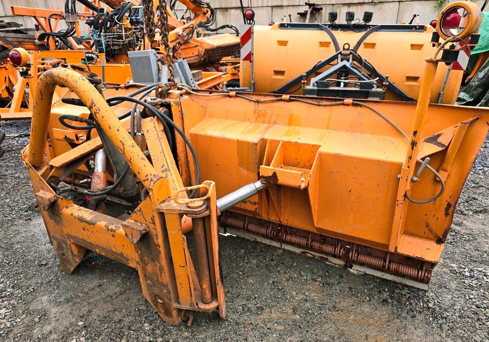 Schmidt Schneepflug F3 Schneeschild Schneeschieber CP3 3 2 1 für Unimog Mercedes-Benz - Εκχιονιστικό μαχαίρι: φωτογραφία 1 Schmidt Schneepflug F3 Schneeschild Schneeschieber CP3 3 2 1 für Unimog Mercedes-Benz - Εκχιονιστικό μαχαίρι: φωτογραφία 1