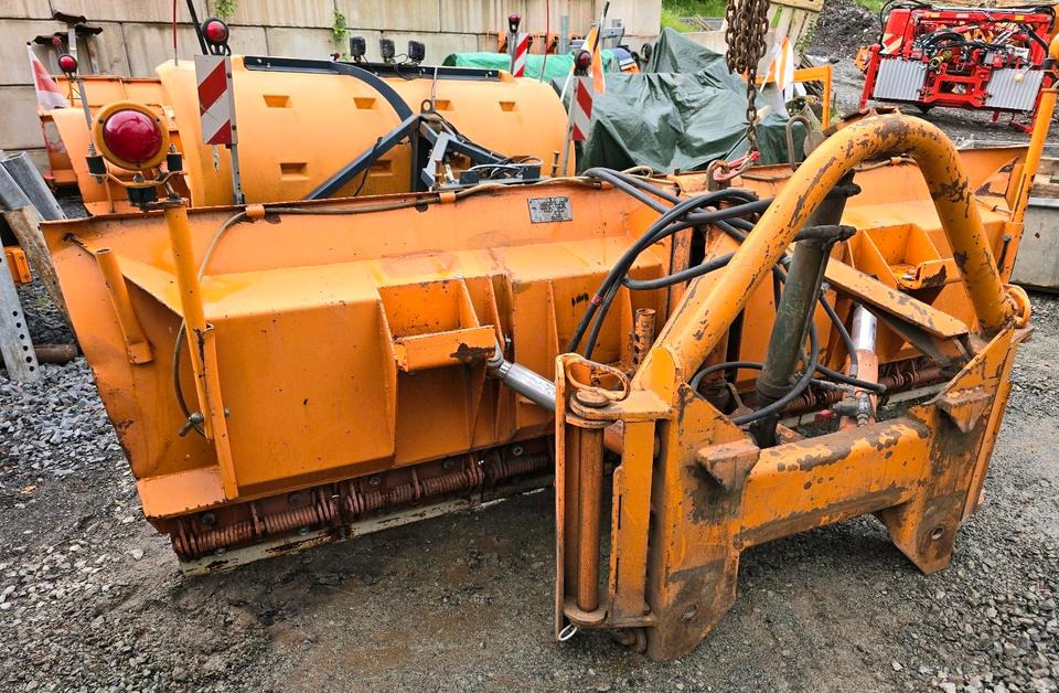 Schmidt Schneepflug F3 Schneeschild Schneeschieber CP3 3 2 1 für Unimog Mercedes-Benz - Εκχιονιστικό μαχαίρι: φωτογραφία 2 Schmidt Schneepflug F3 Schneeschild Schneeschieber CP3 3 2 1 für Unimog Mercedes-Benz - Εκχιονιστικό μαχαίρι: φωτογραφία 2