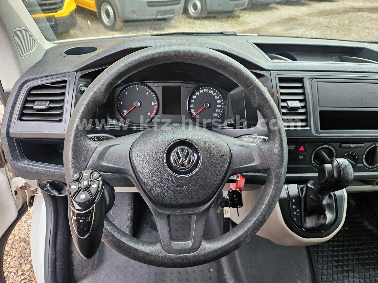 Volkswagen T6 Auto/ DSG Bott Sortimo Stdhzg Behindertenger. - Επιβατικό βαν: φωτογραφία 3 Volkswagen T6 Auto/ DSG Bott Sortimo Stdhzg Behindertenger. - Επιβατικό βαν: φωτογραφία 3