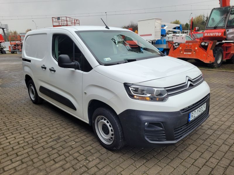 Citroen Berlingo Van z silnikiem 1.5 BlueHDi - Μικρό βαν: φωτογραφία 2 Citroen Berlingo Van z silnikiem 1.5 BlueHDi - Μικρό βαν: φωτογραφία 2