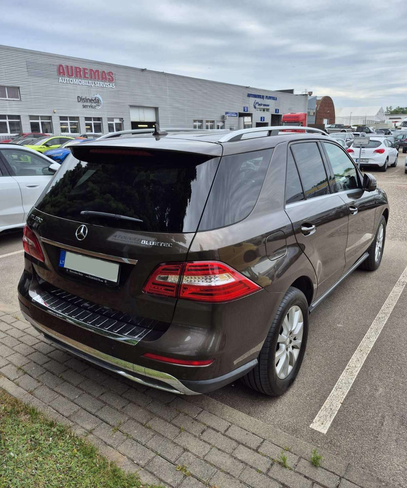 Mercedes-Benz ML350 - SUV: φωτογραφία 2 Mercedes-Benz ML350 - SUV: φωτογραφία 2