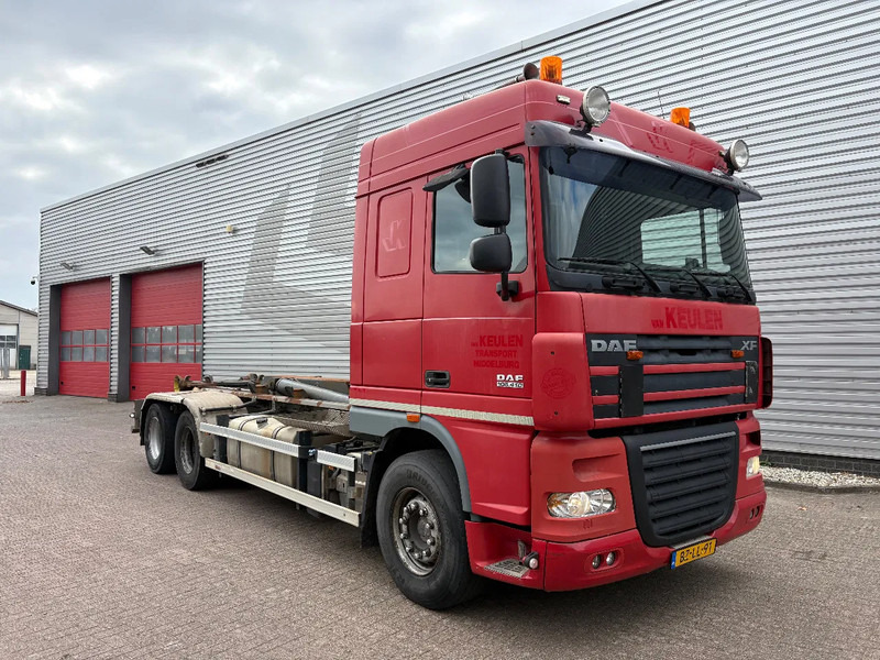 DAF XF 105 . 410 / 6X2 / MULTILIFT XR 26S61 / APK - TUV OKTOBER 2025 / EURO 5 / AUTOMAAT / - Φορτηγό φόρτωσης γάντζου: φωτογραφία 1 DAF XF 105 . 410 / 6X2 / MULTILIFT XR 26S61 / APK - TUV OKTOBER 2025 / EURO 5 / AUTOMAAT / - Φορτηγό φόρτωσης γάντζου: φωτογραφία 1