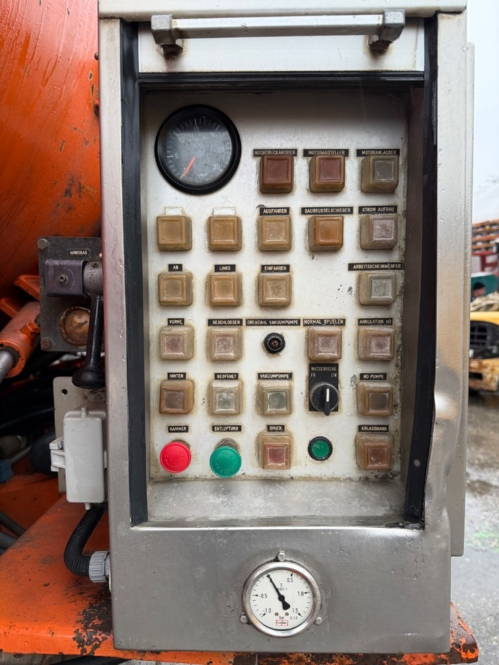 MAN 32.402 VF 8x4 - Όχημα εκκένωσης βόθρων: φωτογραφία 4 MAN 32.402 VF 8x4 - Όχημα εκκένωσης βόθρων: φωτογραφία 4