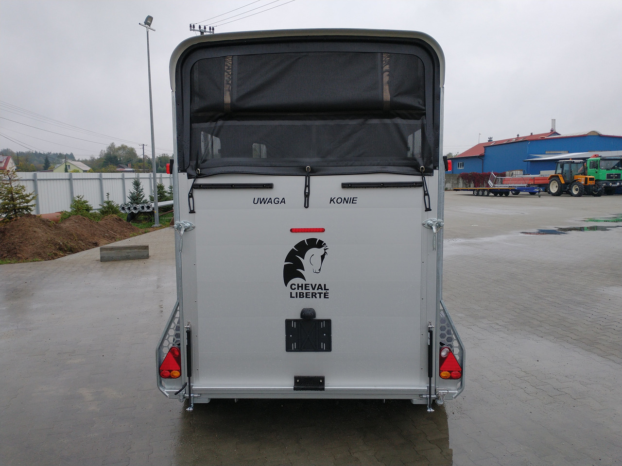 Cheval Liberté Touring Country + Siodlarnia, Debon - Τρέιλερ μεταφοράς αλόγων: φωτογραφία 4 Cheval Liberté Touring Country + Siodlarnia, Debon - Τρέιλερ μεταφοράς αλόγων: φωτογραφία 4
