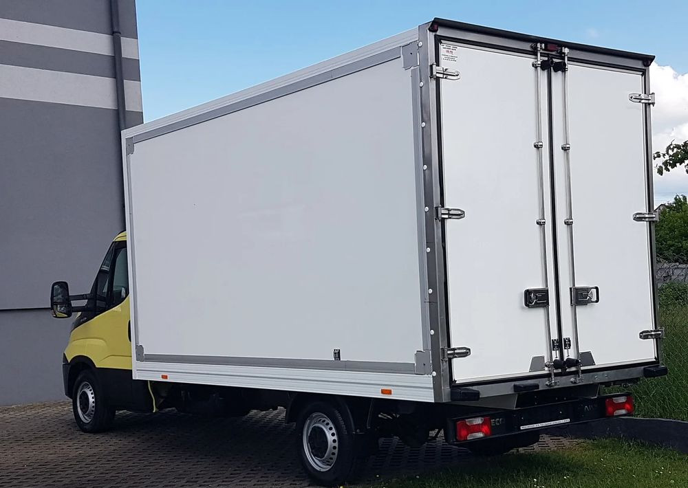 Iveco Daily 8EP KONTENER 4,14x2,21x2,20 KLIMA MANUAL KRAJOWY DMC 3500KG - Επαγγελματικό αυτοκίνητο κόφα: φωτογραφία 3 Iveco Daily 8EP KONTENER 4,14x2,21x2,20 KLIMA MANUAL KRAJOWY DMC 3500KG - Επαγγελματικό αυτοκίνητο κόφα: φωτογραφία 3