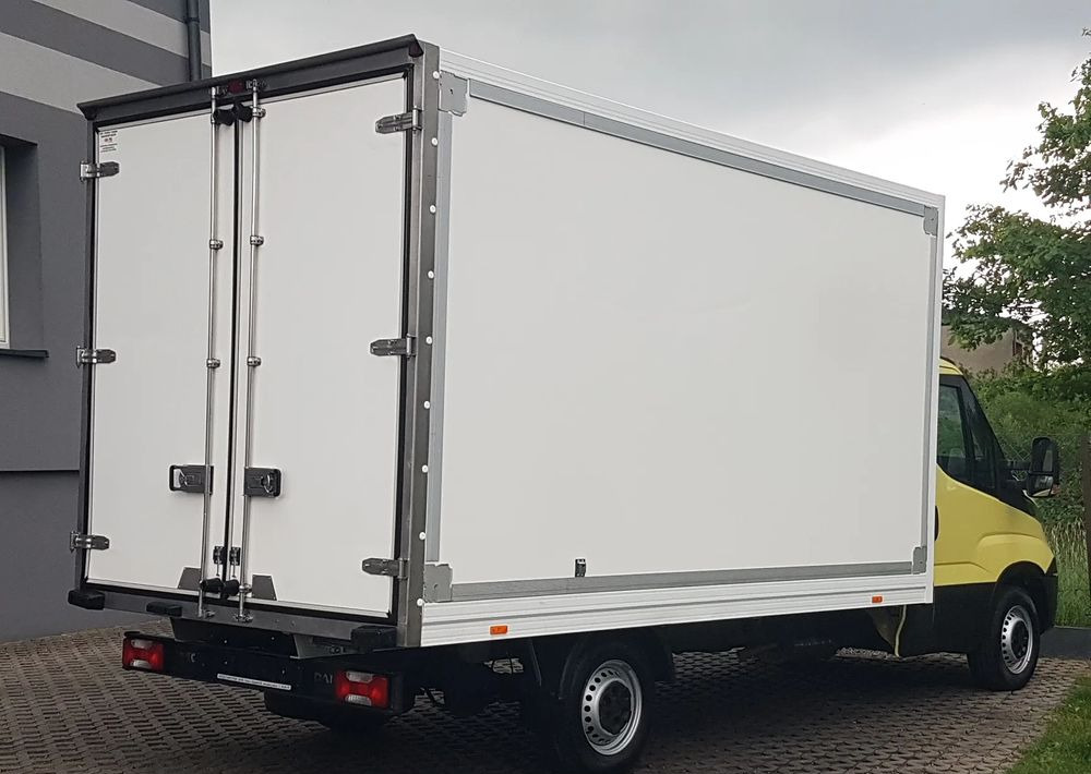 Iveco Daily 8EP KONTENER 4,14x2,21x2,20 KLIMA MANUAL KRAJOWY DMC 3500KG - Επαγγελματικό αυτοκίνητο κόφα: φωτογραφία 4 Iveco Daily 8EP KONTENER 4,14x2,21x2,20 KLIMA MANUAL KRAJOWY DMC 3500KG - Επαγγελματικό αυτοκίνητο κόφα: φωτογραφία 4