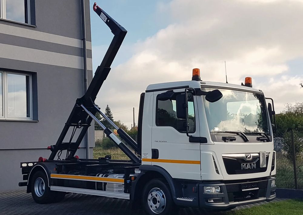 MAN TGL 12.220 HAKOWIEC 4x2 KLIMA - Άλλα μηχανήματα: φωτογραφία 1 MAN TGL 12.220 HAKOWIEC 4x2 KLIMA - Άλλα μηχανήματα: φωτογραφία 1