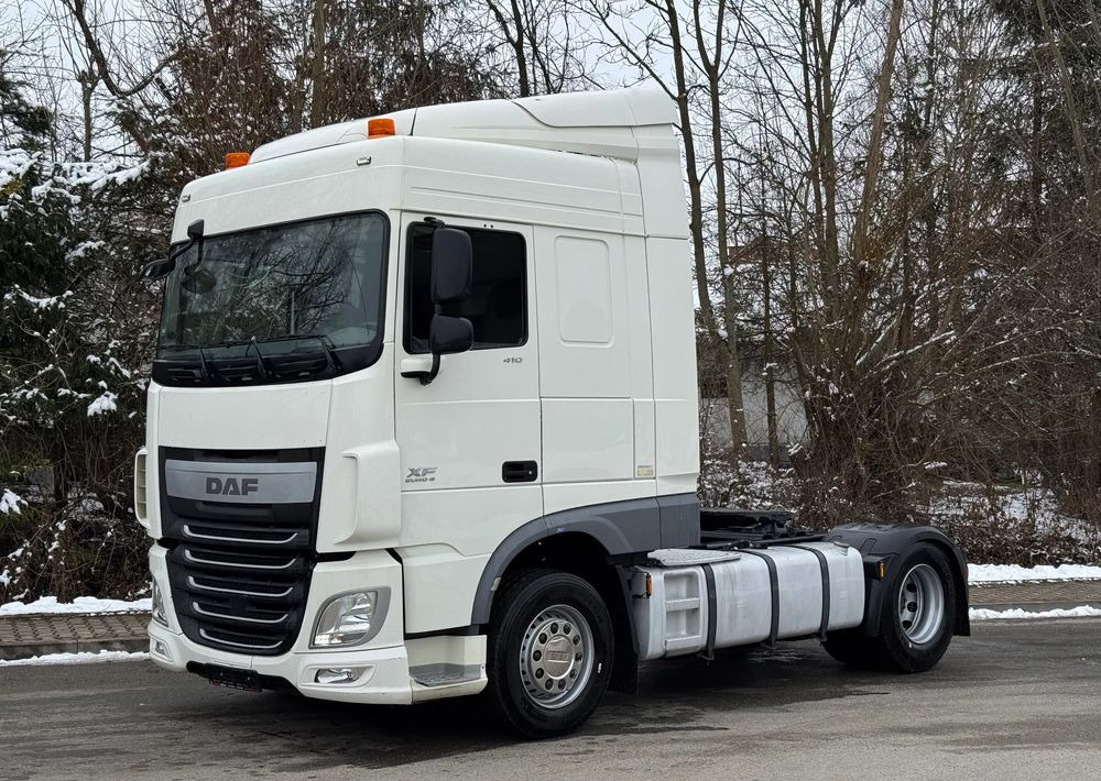 DAF * DAF XF 106 * SPROWADZONY * SUPER STAN CIĄGNIK SIODŁOWY Euro 6 - Τράκτορας: φωτογραφία 1 DAF * DAF XF 106 * SPROWADZONY * SUPER STAN CIĄGNIK SIODŁOWY Euro 6 - Τράκτορας: φωτογραφία 1