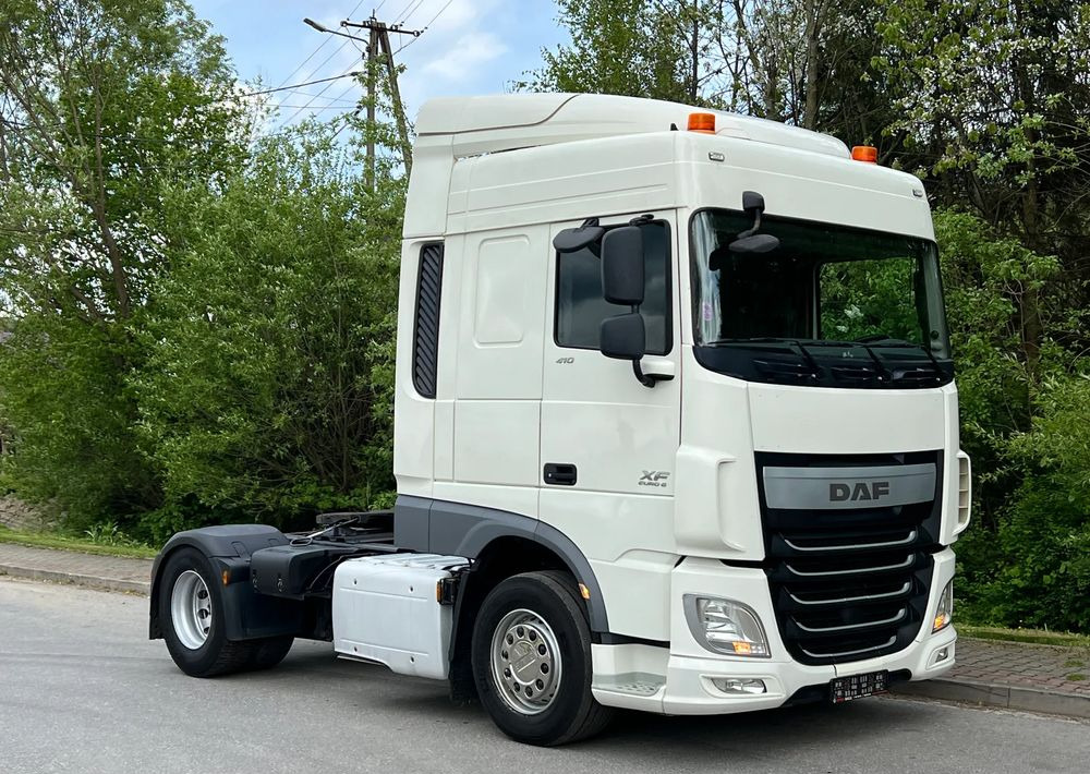 DAF * DAF XF 106 * SPROWADZONY * SUPER STAN CIĄGNIK SIODŁOWY Euro 6 - Τράκτορας: φωτογραφία 1 DAF * DAF XF 106 * SPROWADZONY * SUPER STAN CIĄGNIK SIODŁOWY Euro 6 - Τράκτορας: φωτογραφία 1