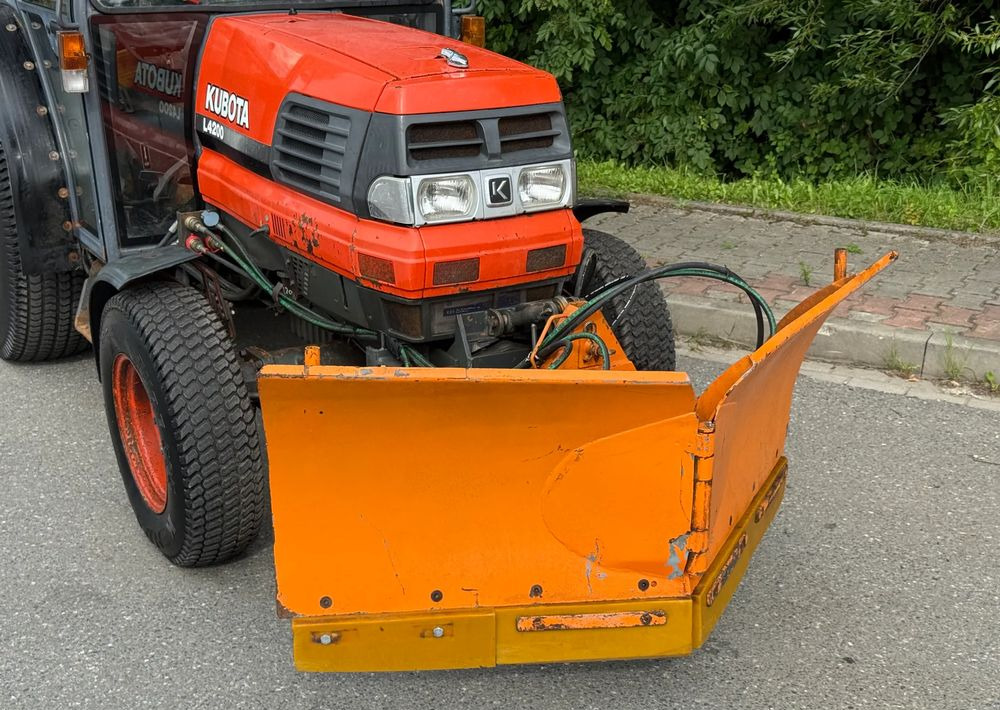 Kubota * Traktor KUBOTA L4200 * 4x4 * Pług Piaskarka * Wałek Przód Tył * Sprowadzony* Zimowe Utrzymanie - Τρακτέρ: φωτογραφία 3 Kubota * Traktor KUBOTA L4200 * 4x4 * Pług Piaskarka * Wałek Przód Tył * Sprowadzony* Zimowe Utrzymanie - Τρακτέρ: φωτογραφία 3