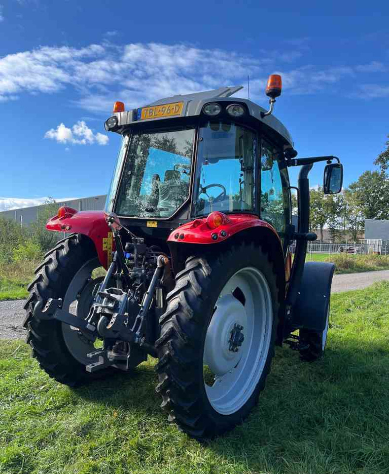 Massey Ferguson 5609 Dyna-4 Essential - Τρακτέρ: φωτογραφία 4 Massey Ferguson 5609 Dyna-4 Essential - Τρακτέρ: φωτογραφία 4