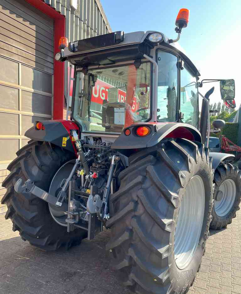 Massey Ferguson 5M.145 Dyna-4 Tractoren - Τρακτέρ: φωτογραφία 4 Massey Ferguson 5M.145 Dyna-4 Tractoren - Τρακτέρ: φωτογραφία 4