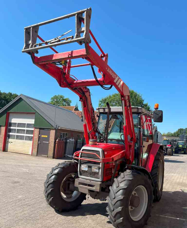 Massey Ferguson 6140 Dynashift met Mailleux voorlader tractoren *Verkocht/sold* - Τρακτέρ: φωτογραφία 4 Massey Ferguson 6140 Dynashift met Mailleux voorlader tractoren *Verkocht/sold* - Τρακτέρ: φωτογραφία 4