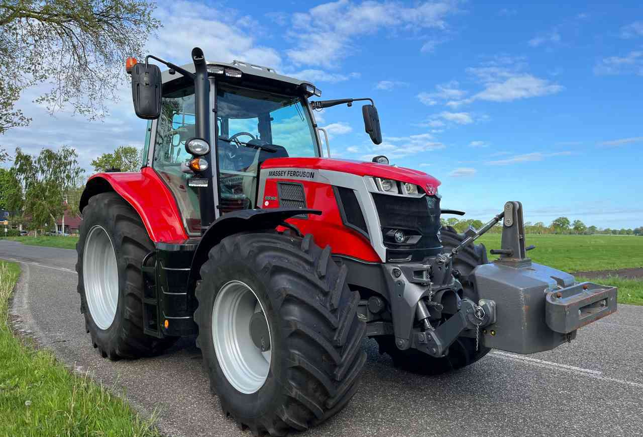 Massey Ferguson 6S.165 Dyna-6 Efficient - Τρακτέρ: φωτογραφία 1 Massey Ferguson 6S.165 Dyna-6 Efficient - Τρακτέρ: φωτογραφία 1