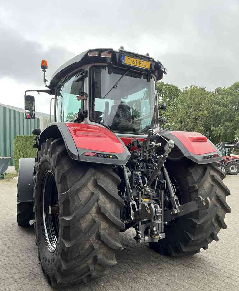 Massey Ferguson 8S.225 Dyna-VT Exclusive Tractoren - Τρακτέρ: φωτογραφία 4 Massey Ferguson 8S.225 Dyna-VT Exclusive Tractoren - Τρακτέρ: φωτογραφία 4