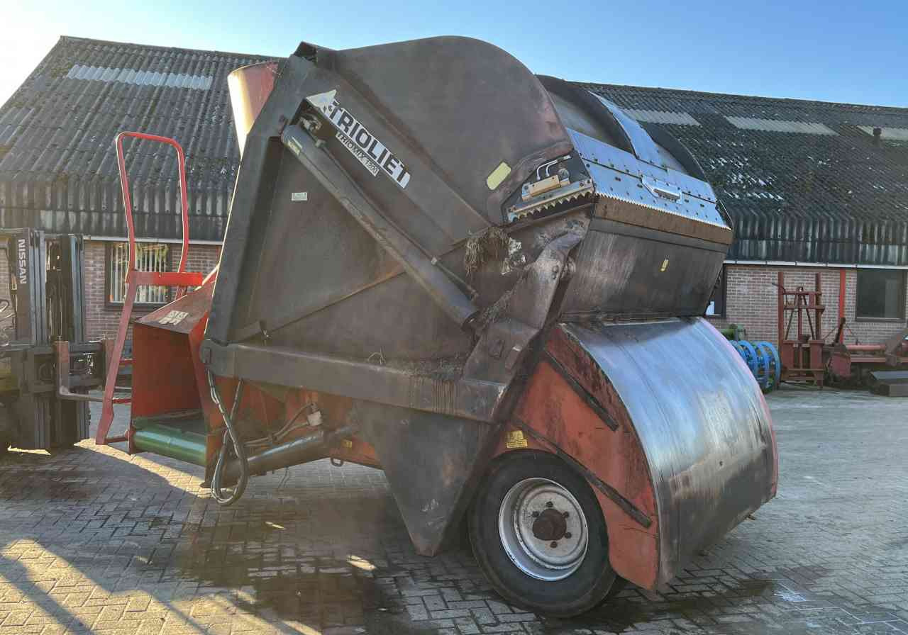 Trioliet Triomix 1200 zelfladende voermengwagen voermachines - Ενσιροδιανομέας: φωτογραφία 4 Trioliet Triomix 1200 zelfladende voermengwagen voermachines - Ενσιροδιανομέας: φωτογραφία 4