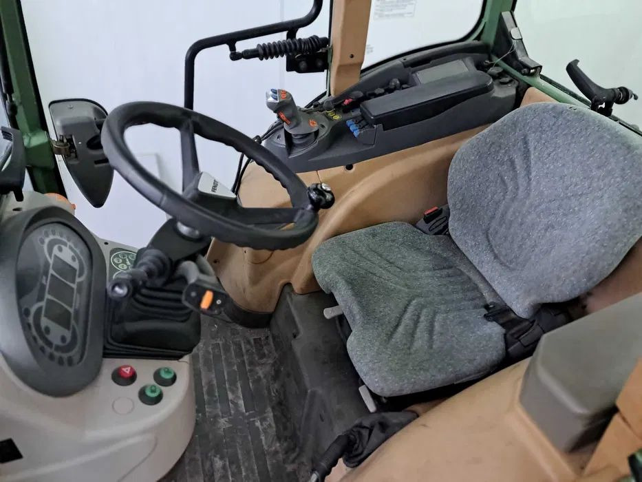 Ciągnik Fendt 208F Vario TMS sadownik - Τρακτέρ: φωτογραφία 2 Ciągnik Fendt 208F Vario TMS sadownik - Τρακτέρ: φωτογραφία 2