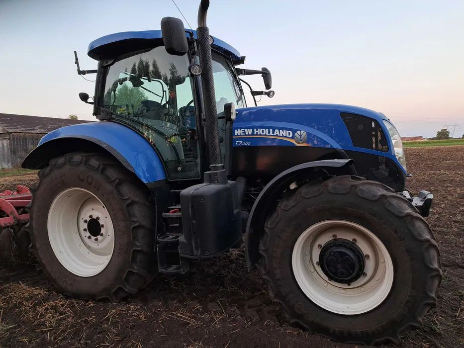 Ciągnik New Holland T7 200 RANGE COMMAND - Τρακτέρ: φωτογραφία 1 Ciągnik New Holland T7 200 RANGE COMMAND - Τρακτέρ: φωτογραφία 1