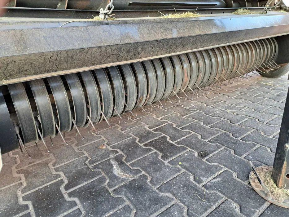 New Holland ROLL-BELT 150 cropcutter - Χορτοδετική μηχανή στρόγγυλης μπάλας: φωτογραφία 5 New Holland ROLL-BELT 150 cropcutter - Χορτοδετική μηχανή στρόγγυλης μπάλας: φωτογραφία 5