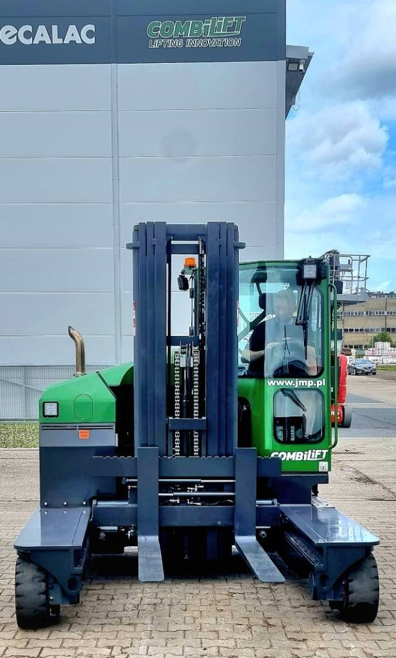 Combilift C 4000 MK4 DIESEL - 4-κίνητα ανυψωτικό στενών δρόμων: φωτογραφία 4 Combilift C 4000 MK4 DIESEL - 4-κίνητα ανυψωτικό στενών δρόμων: φωτογραφία 4