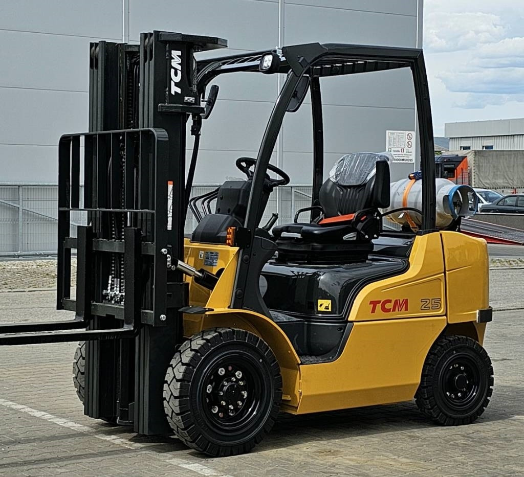 TCM FGE25-E2 UNUSED TRIPLEX 4700mm - Υγραεριοκίνητο περονοφόρο: φωτογραφία 1 TCM FGE25-E2 UNUSED TRIPLEX 4700mm - Υγραεριοκίνητο περονοφόρο: φωτογραφία 1