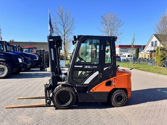 Doosan D35c Pro-7 - Πετρελαιοκίνητο περονοφόρο: φωτογραφία 1 Doosan D35c Pro-7 - Πετρελαιοκίνητο περονοφόρο: φωτογραφία 1