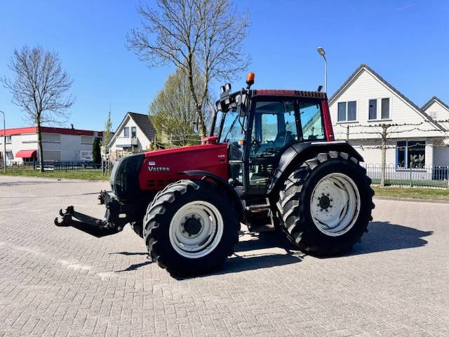 Valtra 6400, Luchtremmen, Fronthef, Frontaftakas - Τρακτέρ: φωτογραφία 2 Valtra 6400, Luchtremmen, Fronthef, Frontaftakas - Τρακτέρ: φωτογραφία 2