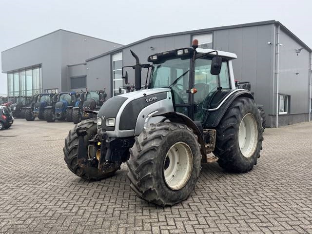 Valtra N141 hitech, Fronthef, Frontpto - Τρακτέρ: φωτογραφία 1 Valtra N141 hitech, Fronthef, Frontpto - Τρακτέρ: φωτογραφία 1
