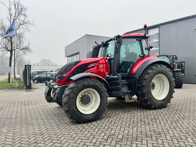 Valtra T144 Hitech - Τρακτέρ: φωτογραφία 1 Valtra T144 Hitech - Τρακτέρ: φωτογραφία 1